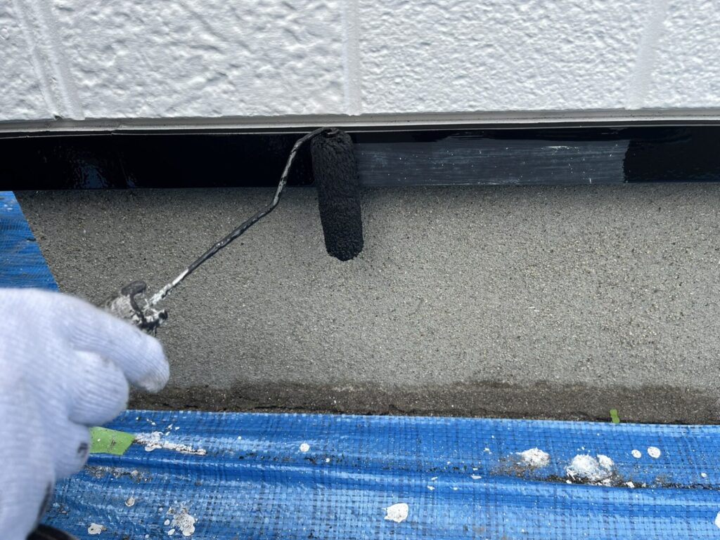 【多賀城市 アパート塗装】建物の足元を守る！水切り塗装仕上げで耐久性と美観アップ