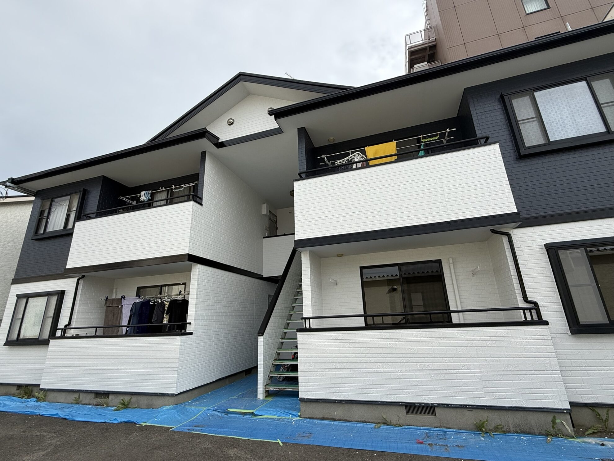 多賀城市 アパート塗装 施工後の艶と美しい仕上がり