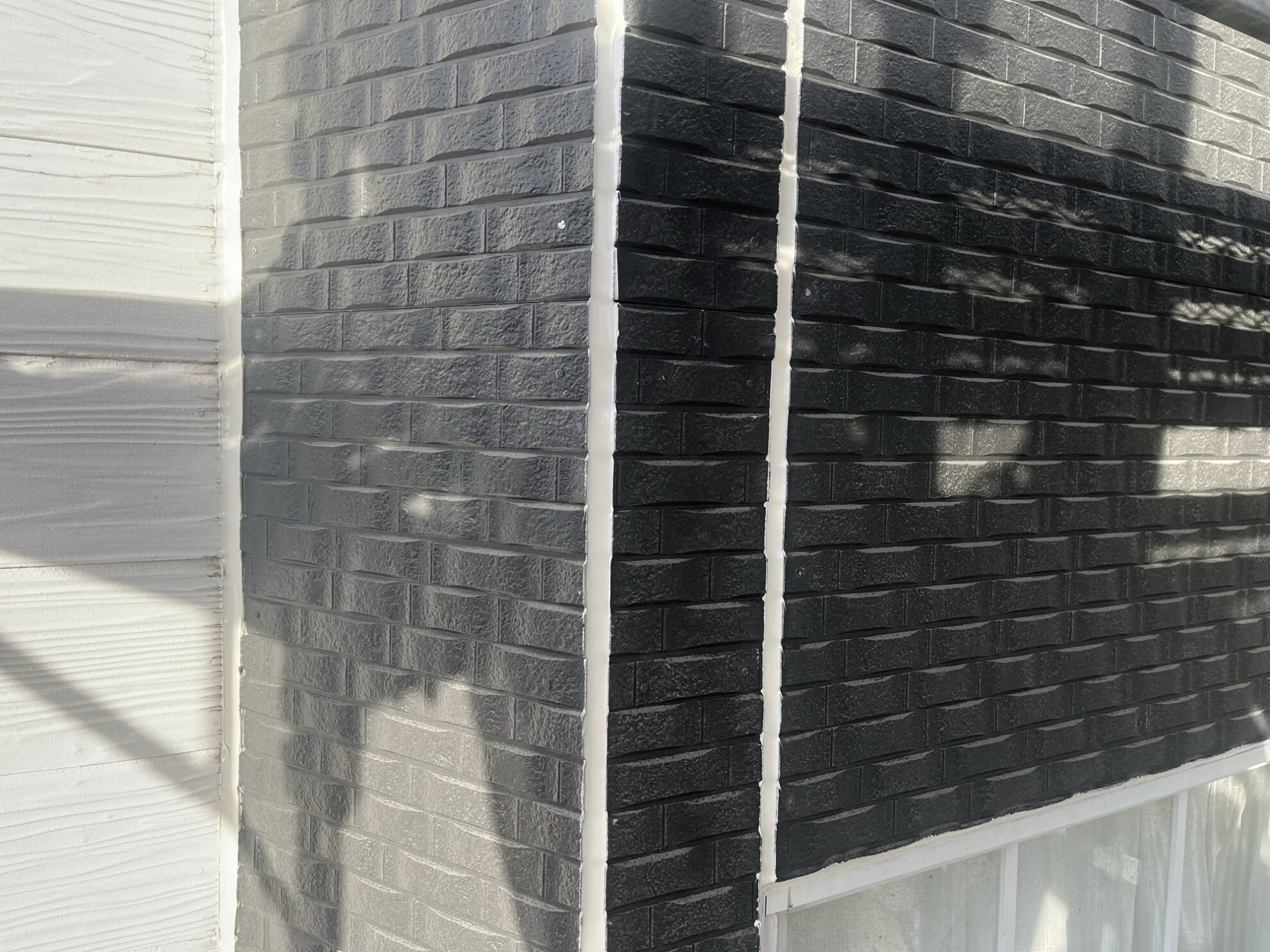 仙台市太白区のアパートで施工したコーキング工事完了後|外壁目地を補修し防水性を高めた仕上がり