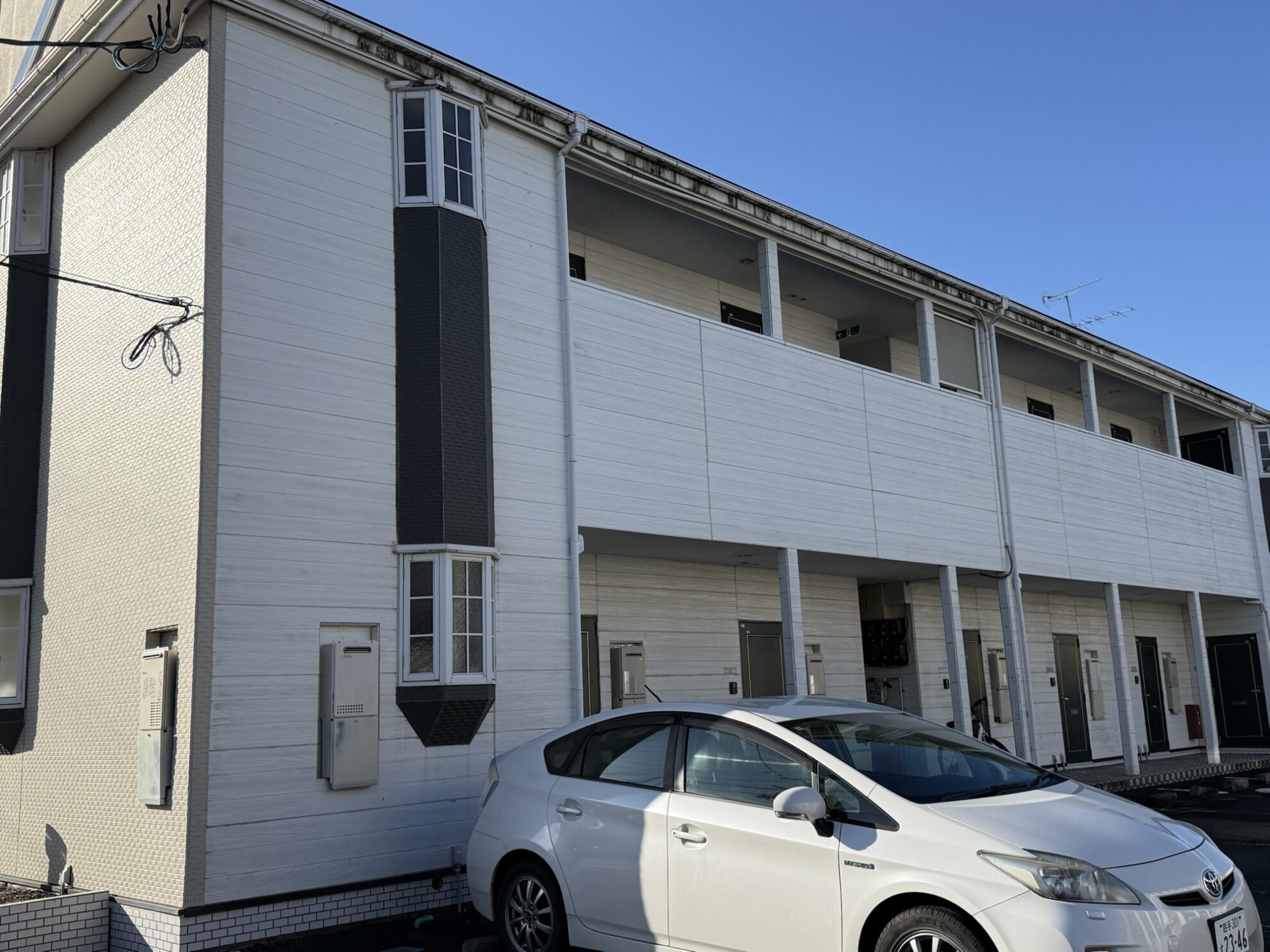 仙台市太白区 アパート外壁塗装 施工前の共用部側外観