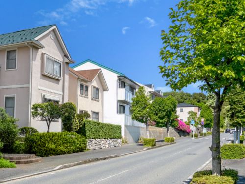 仙台市で外壁塗装をする前に確認したいこと｜隣家との距離・足場・近隣への配慮まで解説