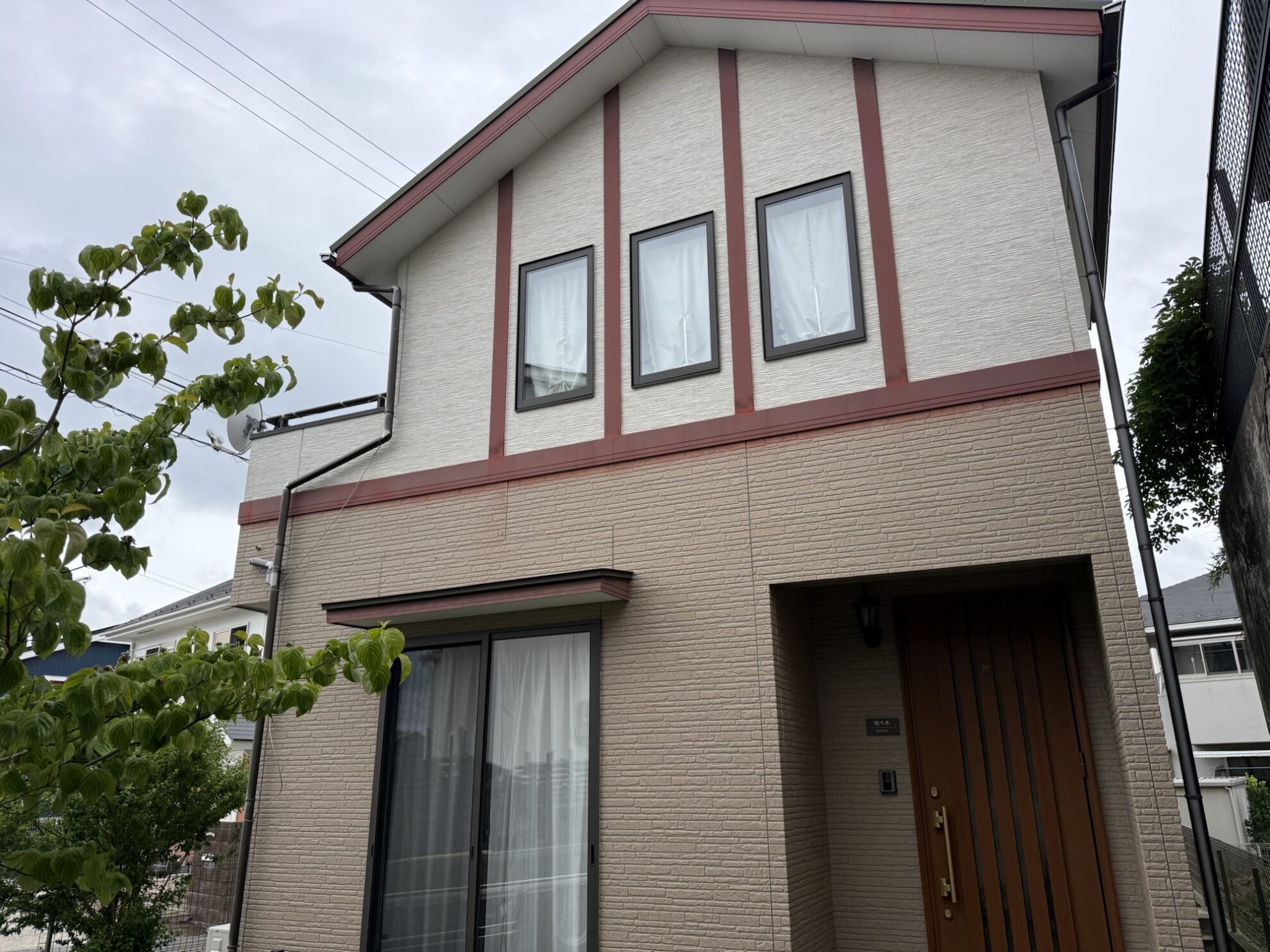 塩竃市A様邸の外壁塗装前の正面外観